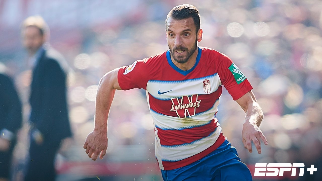 In Spanish-CD Badajoz vs. Granada (Copa del Rey)