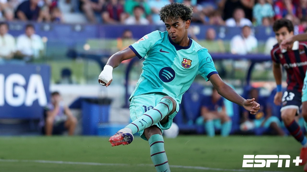 FC Barcelona vs. Racing Santander (Matchday #6)
